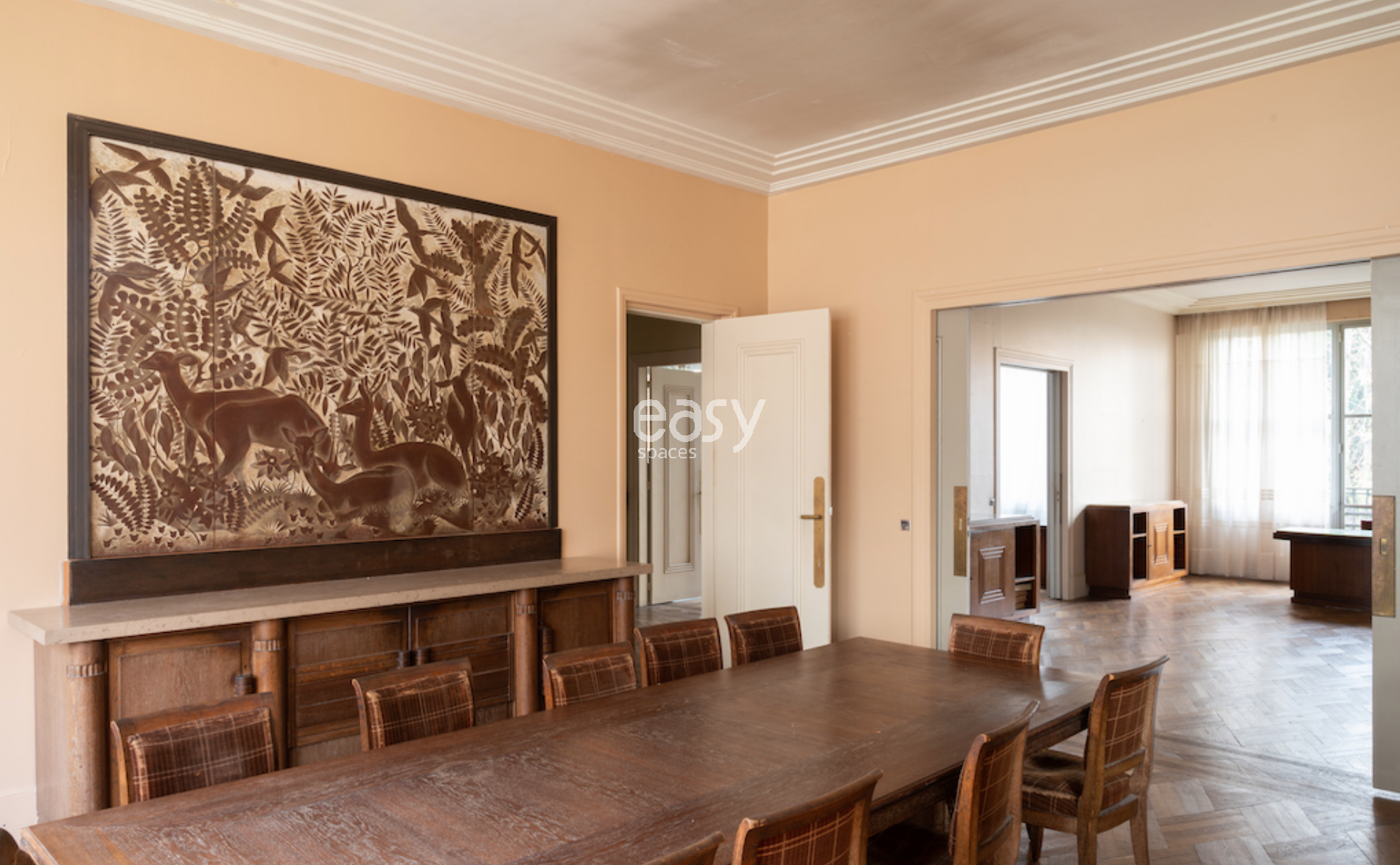 Unique and atypical location available for rent for professional shooting in Paris and the Île-de-France region in FRANCE